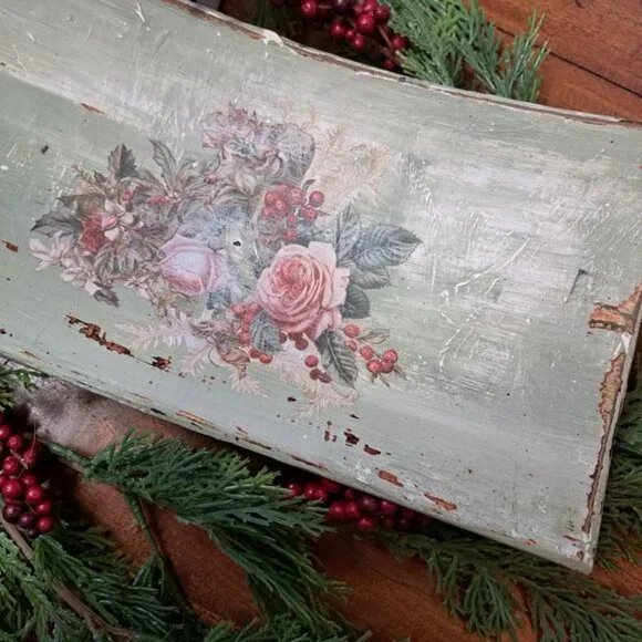 VINTAGE METAL RAISED TRAY ~ GORGEOUS ROSES~ CHALK PAINTED AND RESTYLED~! - Picture 2 of 3